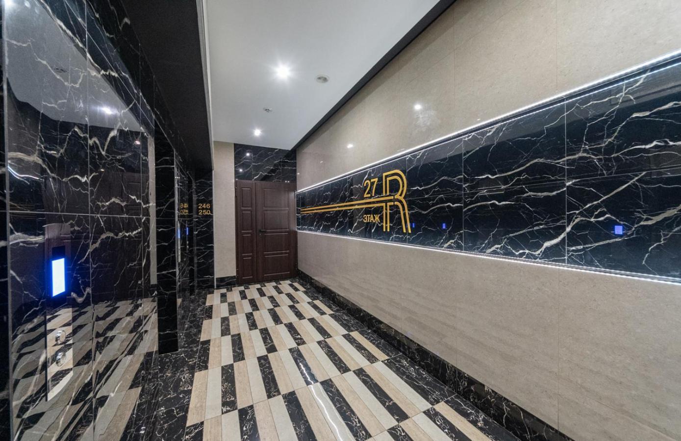 Royal Tower Residence Big Vip Apartment In Center Floor 27 Kiev Exterior foto