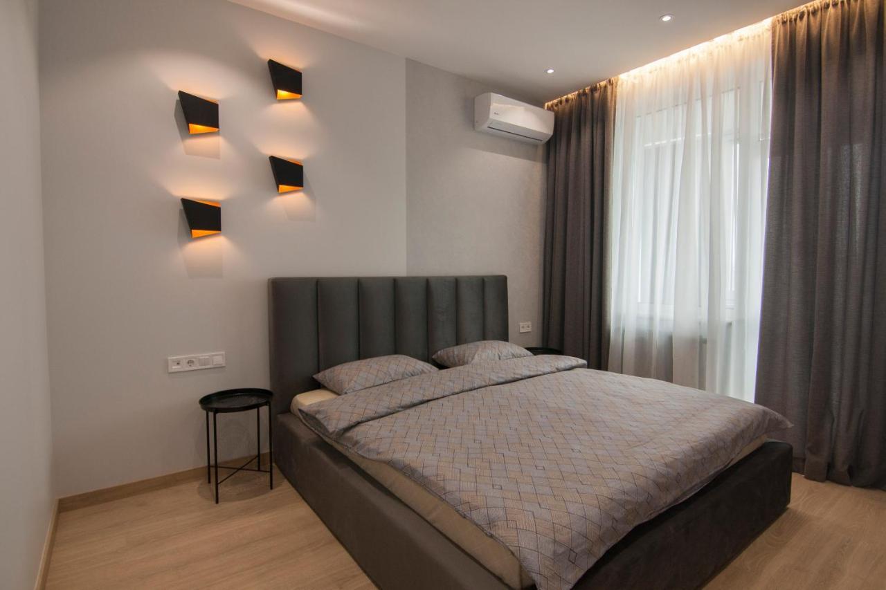 Royal Tower Residence Big Vip Apartment In Center Floor 27 Kiev Exterior foto