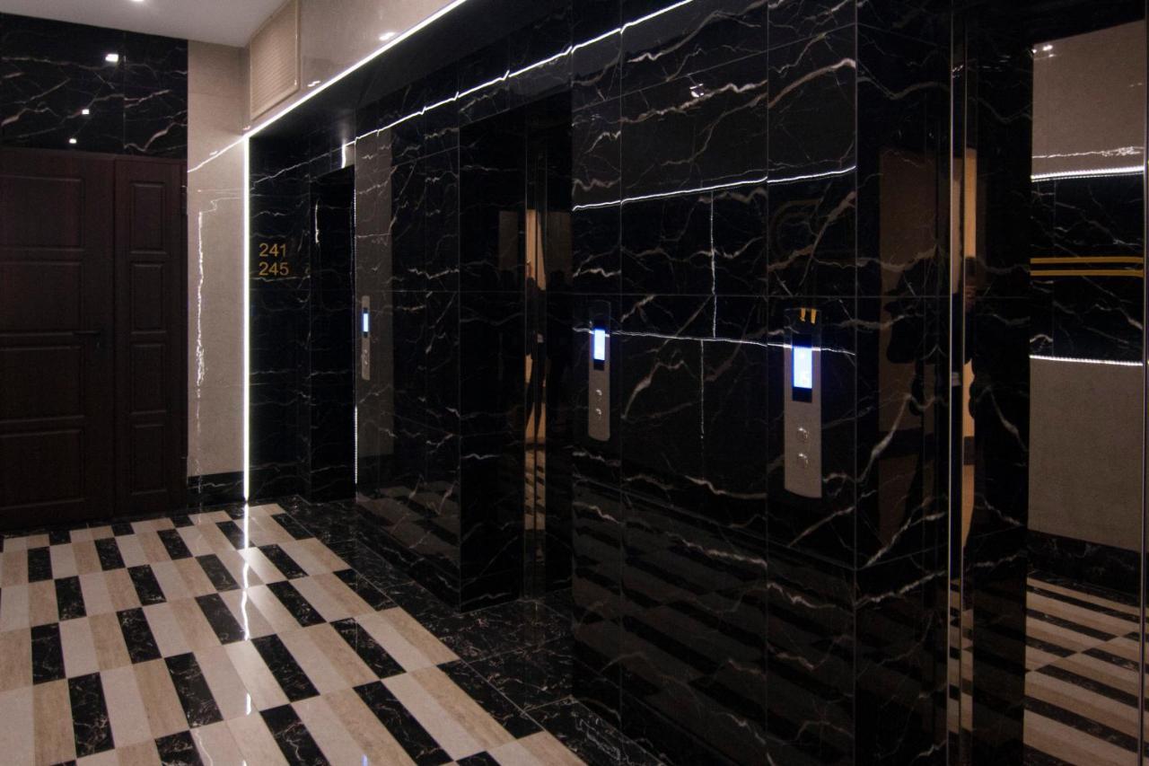 Royal Tower Residence Big Vip Apartment In Center Floor 27 Kiev Exterior foto