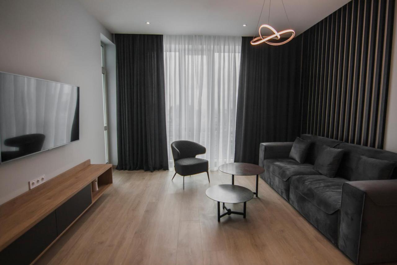 Royal Tower Residence Big Vip Apartment In Center Floor 27 Kiev Exterior foto